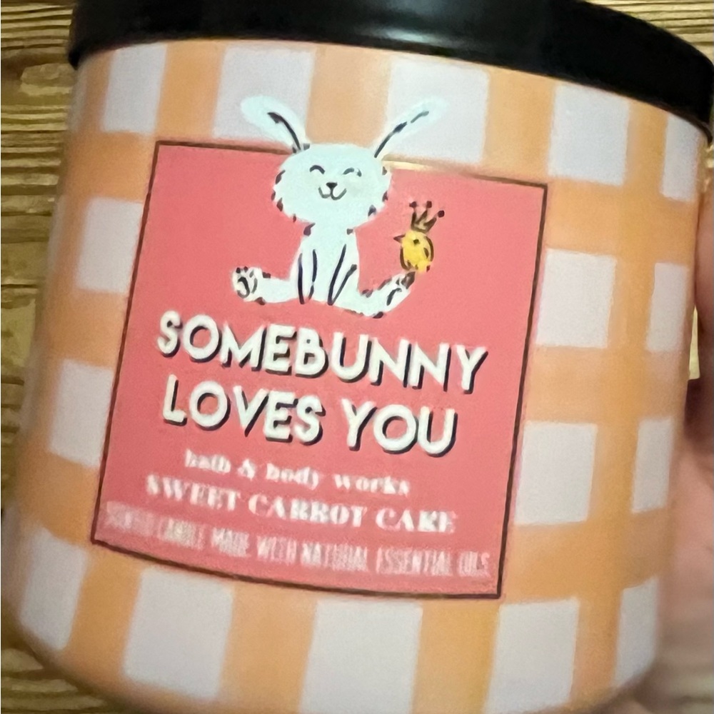 BBW Bath and body works Sweet Carrot Cake 3 wick scented candle
